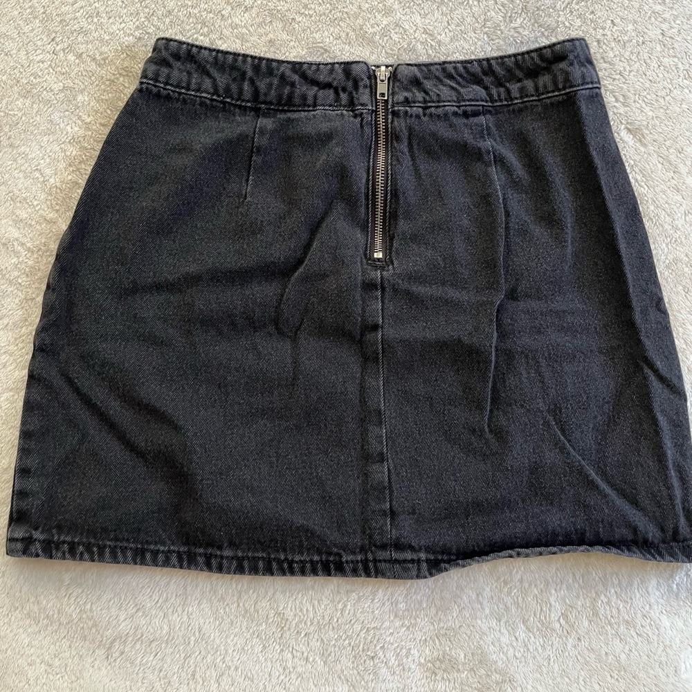Forever21 black denim skirt